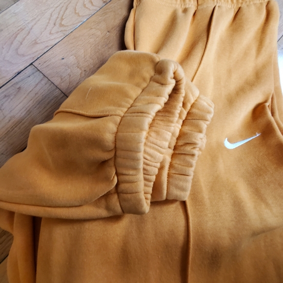 Nike sportswear essential collection fleece womens jogger orange - Picture 2 of 4